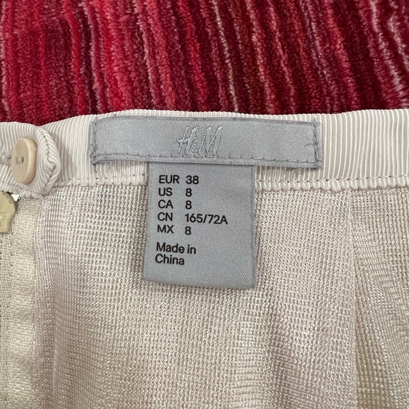 H&M Gold Design Skirt 💛✨ - Picture 2 of 5